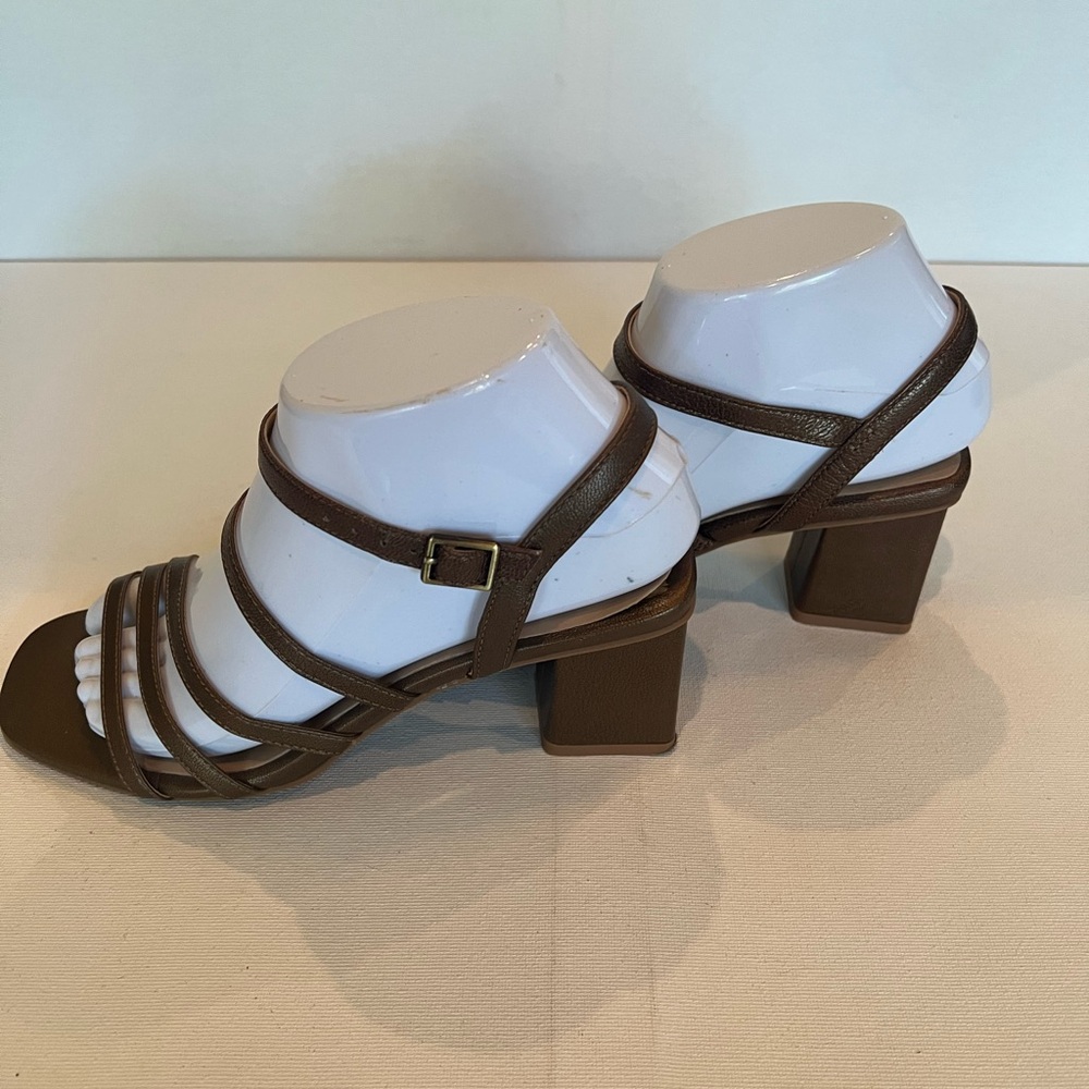 Naturalizer Sandals - Picture 4 of 7